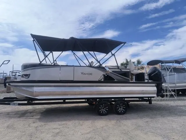 Slide: The Image of Tahoe LTZ Quad Lounger 23 FT 2026 - 2