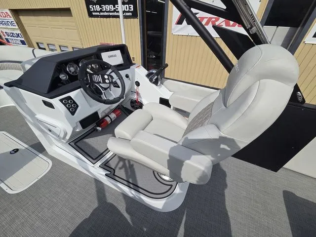 Slide: The Image of Crest Caribbean 230 Tri-Toon - Extended Rear Deck w/200h 2026 - 19