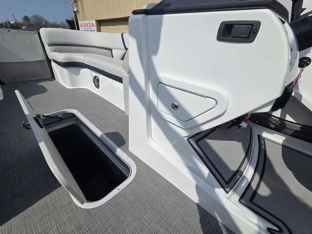 Slide: The Image of Crest Caribbean 230 Tri-Toon - Extended Rear Deck w/200h 2026 - 20