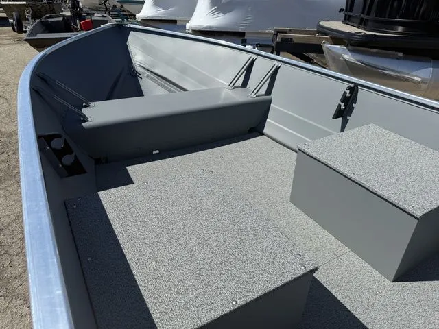 Slide: The Image of Starcraft Alaskan 15 LS 2026 - 6