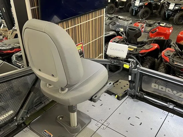 Slide: The Image of Sea-Doo Switch Fish™ 21 - 300 Hp Painted 2026 - 12