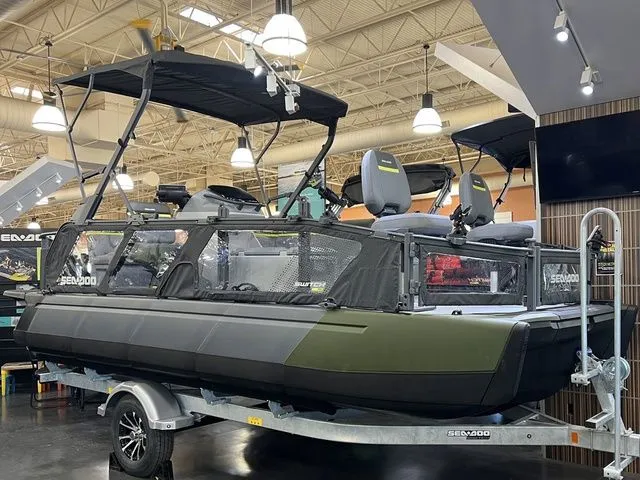 Slide: The Image of Sea-Doo Switch Fish™ 21 - 300 Hp Painted 2026 - 15