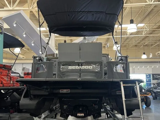Slide: The Image of Sea-Doo Switch Fish™ 21 - 300 Hp Painted 2026 - 3