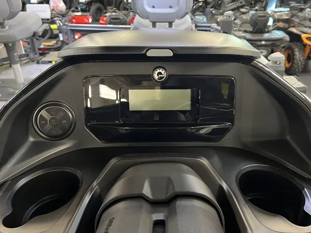 Slide: The Image of Sea-Doo Switch Fish™ 21 - 300 Hp Painted 2026 - 9