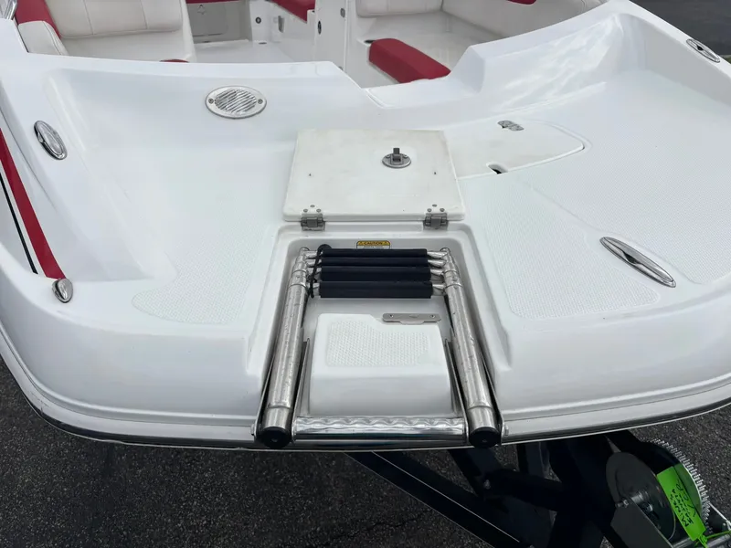 Slide: The Image of Tracker 2150 Tahoe 2017 - 15