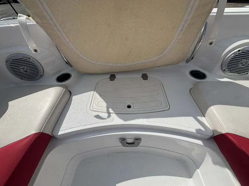 Slide: The Image of Tracker 2150 Tahoe 2017 - 18