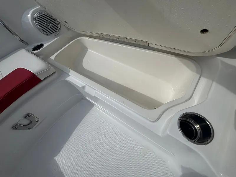 Slide: The Image of Tracker 2150 Tahoe 2017 - 21