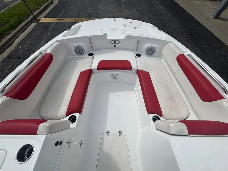 Slide: The Image of Tracker 2150 Tahoe 2017 - 22