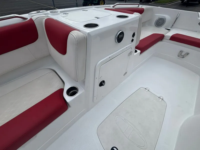 Slide: The Image of Tracker 2150 Tahoe 2017 - 29