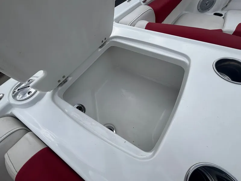 Slide: The Image of Tracker 2150 Tahoe 2017 - 30