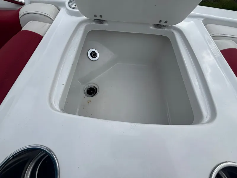 Slide: The Image of Tracker 2150 Tahoe 2017 - 31