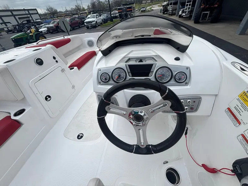 Slide: The Image of Tracker 2150 Tahoe 2017 - 34