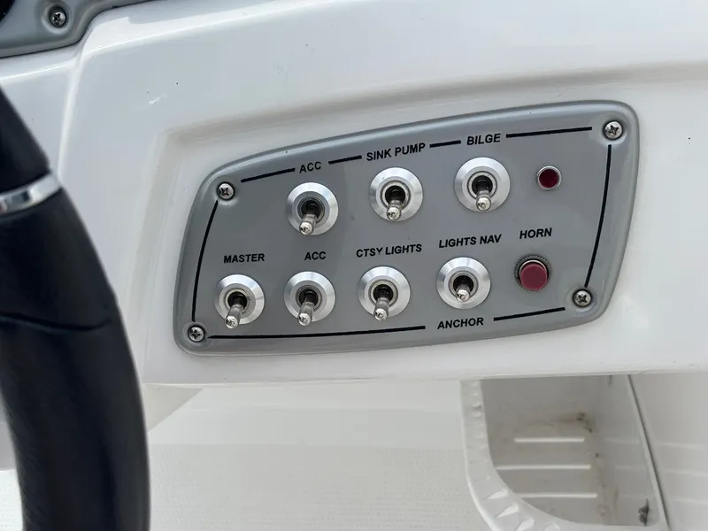 Slide: The Image of Tracker 2150 Tahoe 2017 - 37