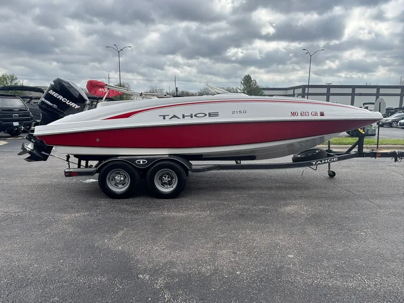 Slide: The Image of Tracker 2150 Tahoe 2017 - 4