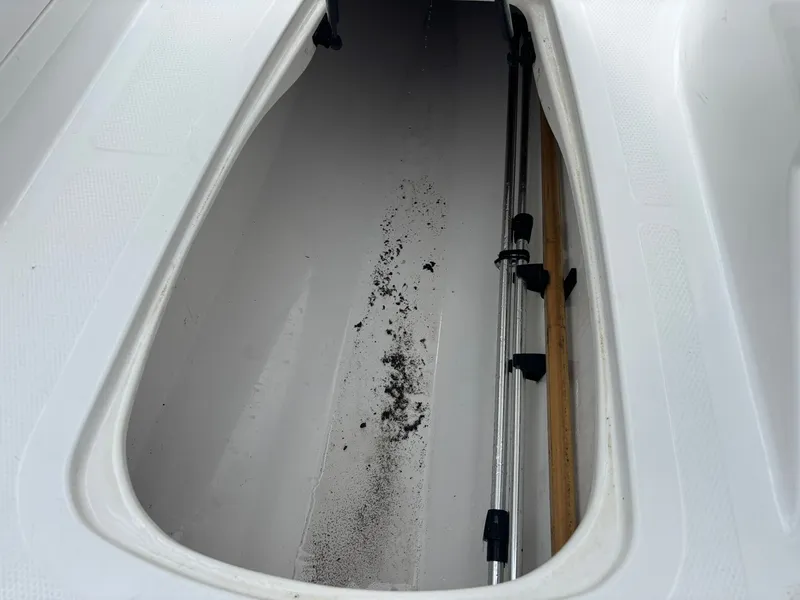 Slide: The Image of Tracker 2150 Tahoe 2017 - 40