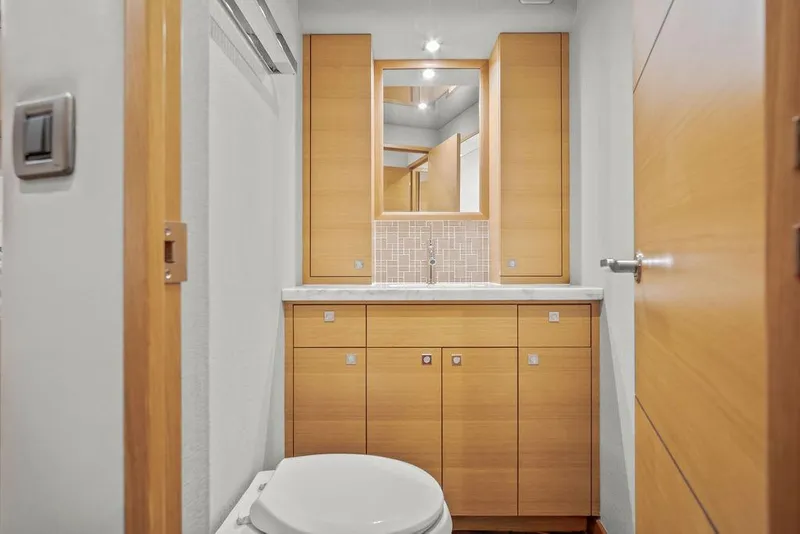 Slide: The Image of Hatteras GT63 2014 - 63