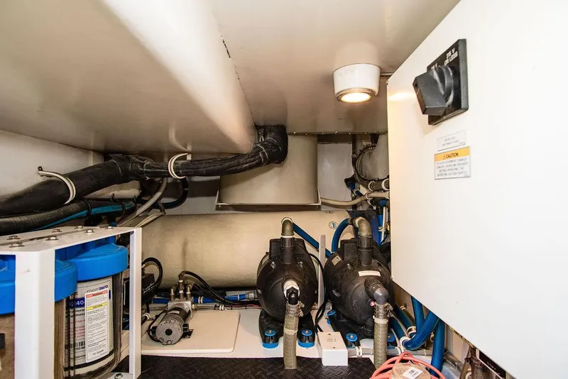 Slide: The Image of Hatteras GT63 2014 - 70