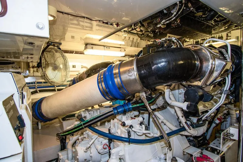 Slide: The Image of Hatteras GT63 2014 - 73