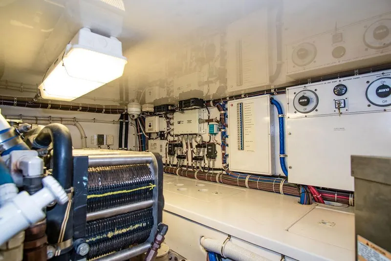 Slide: The Image of Hatteras GT63 2014 - 79