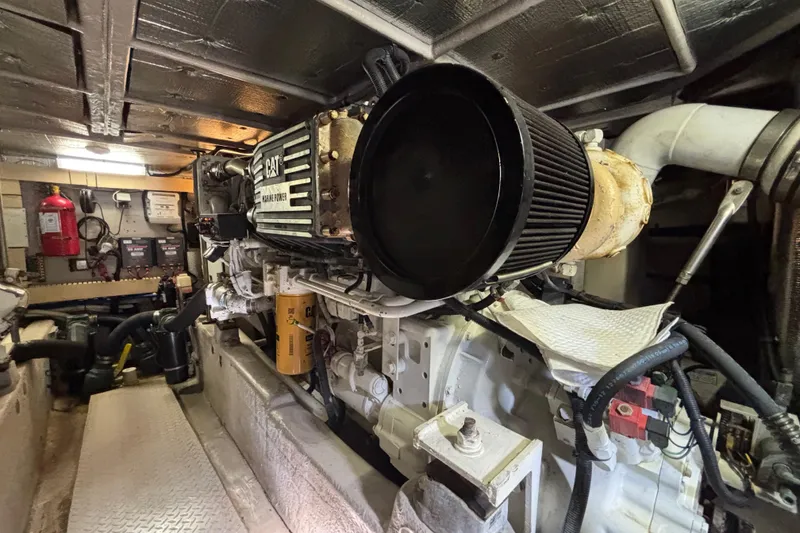 Slide: The Image of Engine room of a 2001 Sea Ray 560 Sedan Bridge with CAT marine engine. - 39