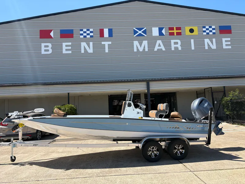 The Image of Xpress H22B HYPER-LIFT BAY 2026 - 1