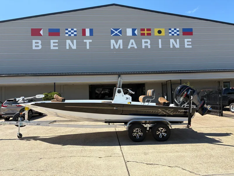 The Image of Xpress H22B HYPER-LIFT BAY 2026 - 1