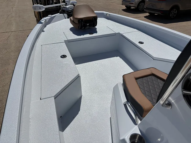 Slide: The Image of Xpress H22B HYPER-LIFT BAY 2026 - 6