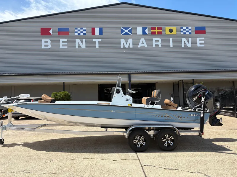 The Image of Xpress H22B HYPER-LIFT BAY 2026 - 1