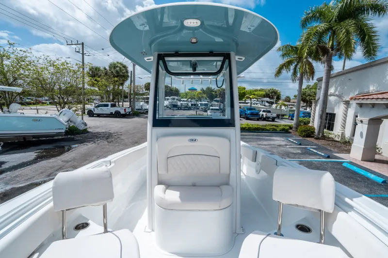 Slide: The Image of Sea Hunt Ultra 235 SE 2026 - 21