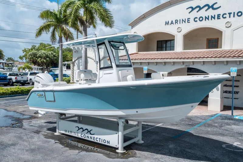 Slide: The Image of Sea Hunt Ultra 235 SE 2026 - 8