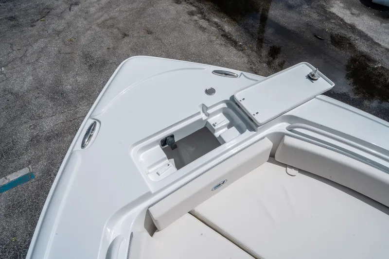 Slide: The Image of Bow deck of Sea Hunt Ultra 235 SE boat, year 2026. - 20