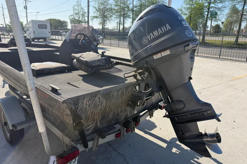 Slide: The Image of 2020 Alweld 1748 Flat Marsh Console SC with Yamaha outboard motor on trailer. - 9