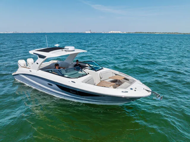 Slide: The Image of Sea Ray SLX 400 2023 - 89