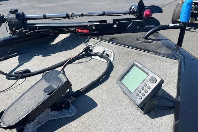 Slide: The Image of 2008 Tracker Pro Team 175 TXW boat deck with fish finder and trolling motor. - 5