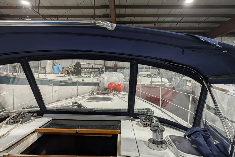 Slide: The Image of Interior view of a 1995 Catalina 36 MkII sailboat in a marina. - 4