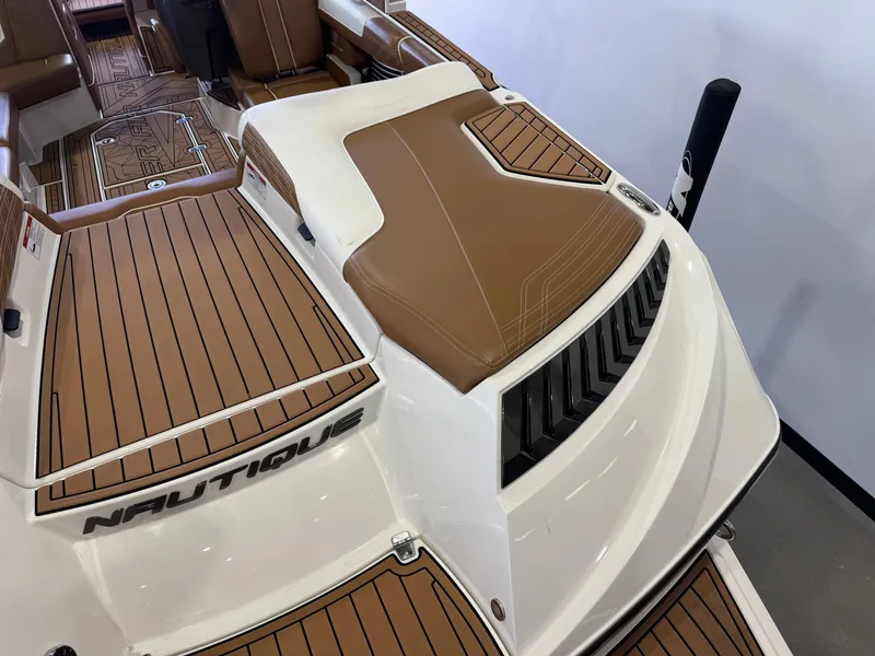 Slide: The Image of Nautique Super Air Nautique G23 2016 - 11