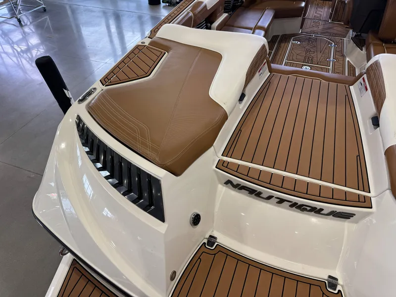 Slide: The Image of Nautique Super Air Nautique G23 2016 - 12