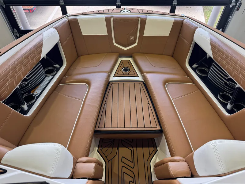 Slide: The Image of Nautique Super Air Nautique G23 2016 - 17