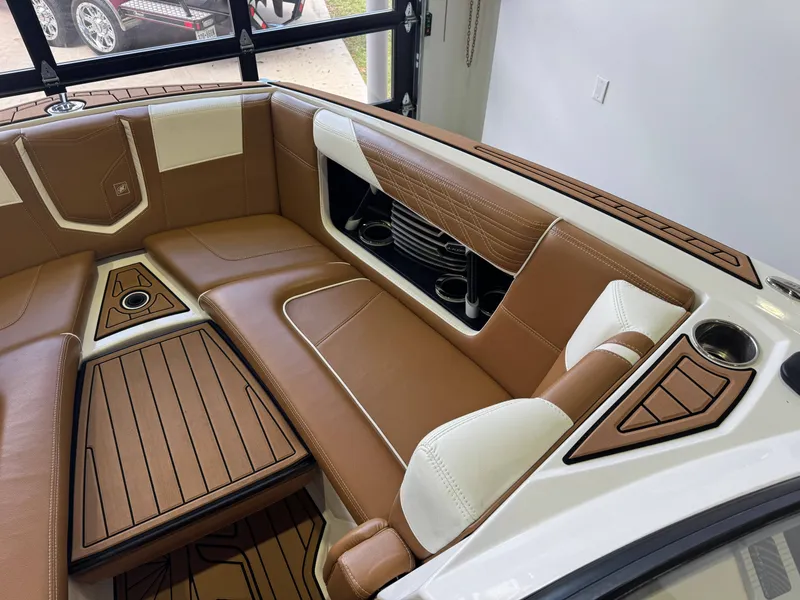 Slide: The Image of Nautique Super Air Nautique G23 2016 - 18