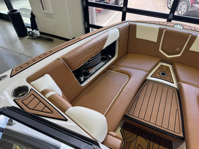 Slide: The Image of Nautique Super Air Nautique G23 2016 - 19
