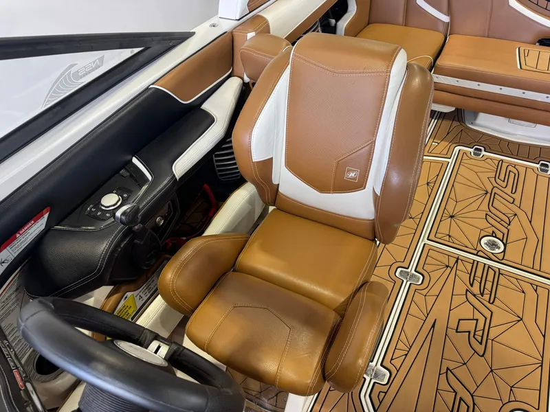 Slide: The Image of Nautique Super Air Nautique G23 2016 - 21