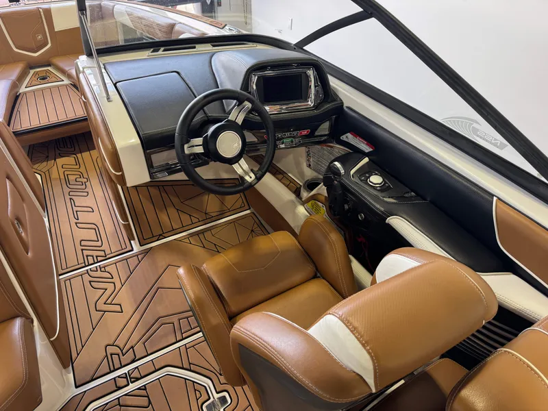 Slide: The Image of Nautique Super Air Nautique G23 2016 - 25