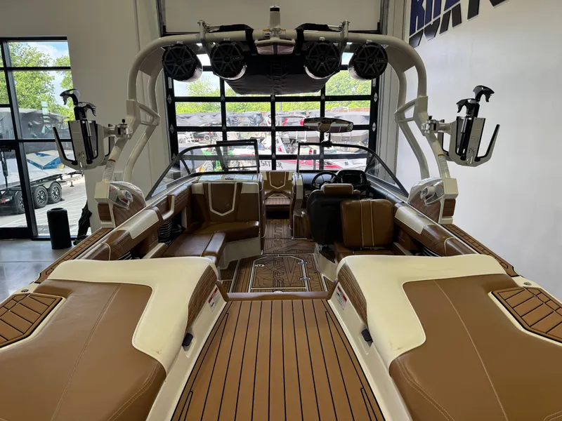 Slide: The Image of Nautique Super Air Nautique G23 2016 - 9
