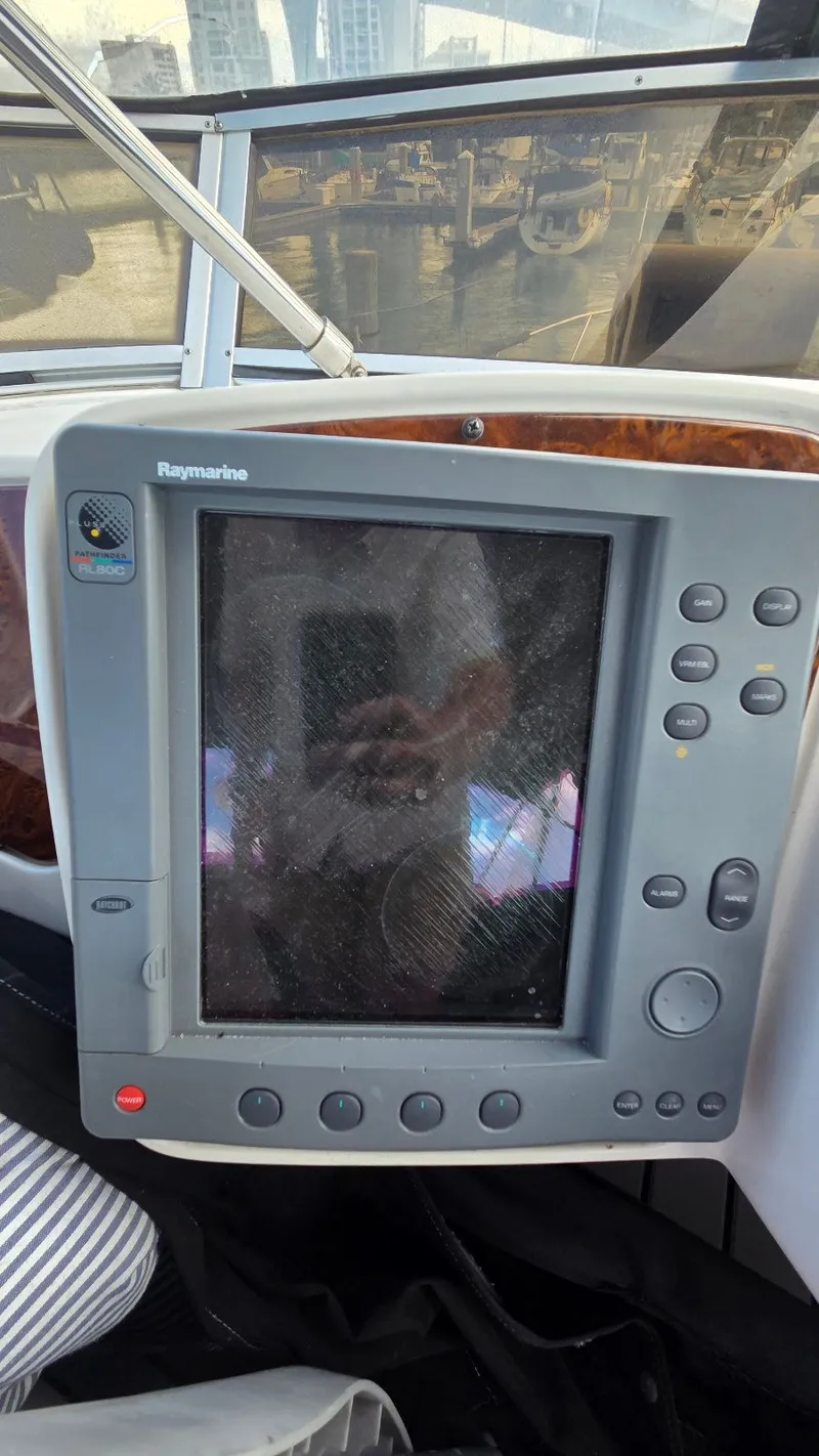 Slide: The Image of Raymarine navigation system on 2004 Meridian 459 Motoryacht. - 17