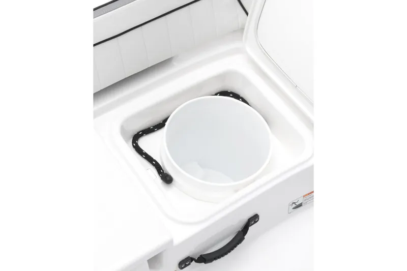 Slide: The Image of Yamaha 190 FSH Sport 2026 boat with integrated bucket. - 6