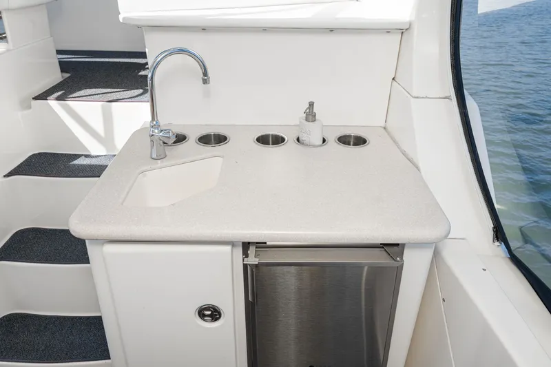 Slide: The Image of Galley area on a 2004 Silverton 39 MY Diesel yacht. - 15