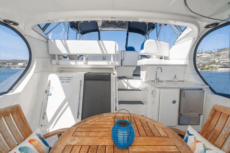 Slide: The Image of Interior of a 2004 Silverton 39 MY Diesel yacht. - 16