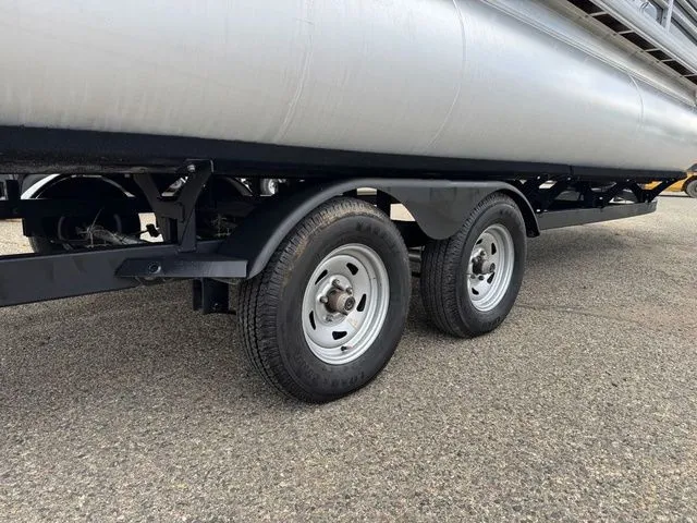 Slide: The Image of Sun Tracker Fishin' Barge 22 XP3 2022 - 10