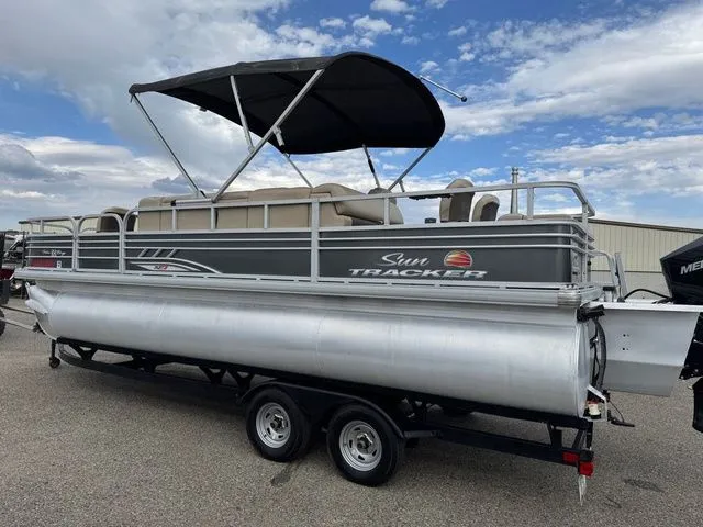 Slide: The Image of Sun Tracker Fishin' Barge 22 XP3 2022 - 16