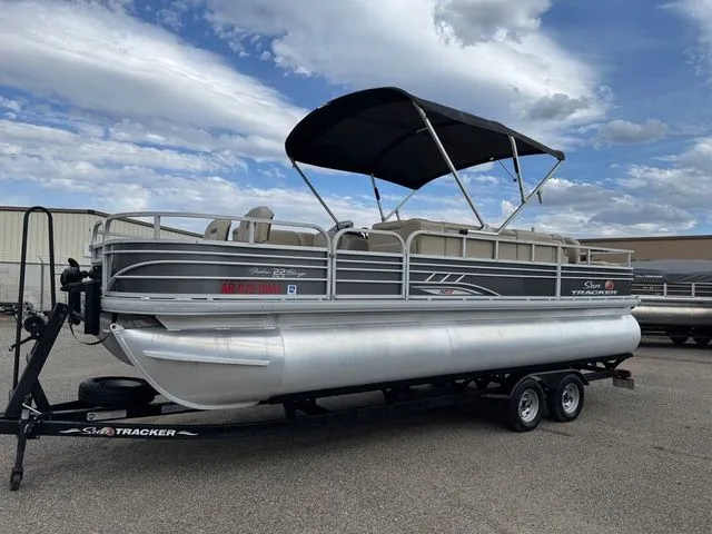Slide: The Image of Sun Tracker Fishin' Barge 22 XP3 2022 - 18